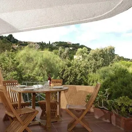 Holiday home Sleeps 6 Pool Air Con Wifi